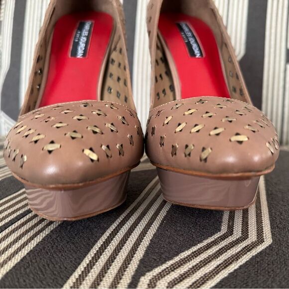 VTG Charles Jourdan Nude Metal Pieces Platform Stilettos Size 7M - Picture 11 of 13